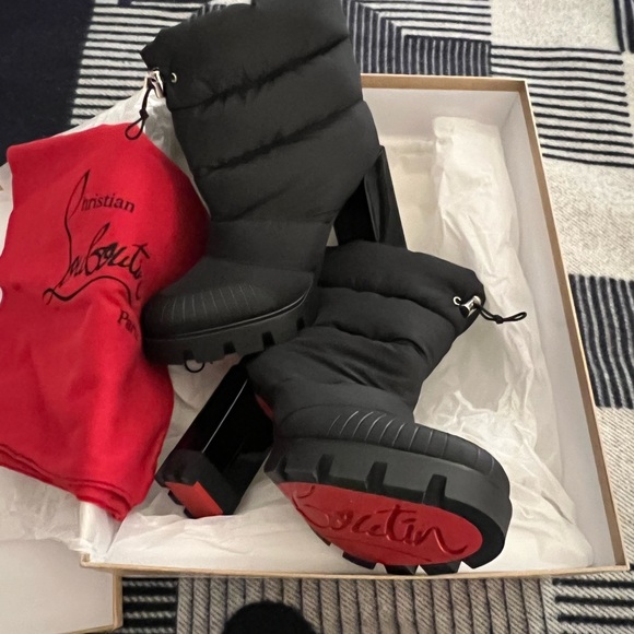 CHRISTIAN  LOUBOUTIN Orjana Lug Ankle Puffer Boots 39 BNIB BLACK - Picture 4 of 5